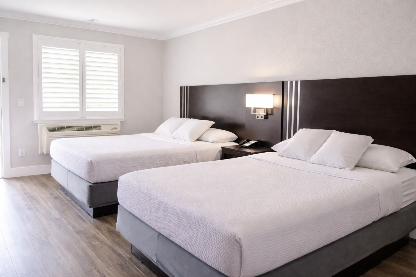 2 Queen Beds